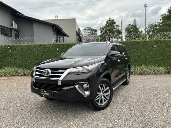 TOYOTA HILUX 2.8 SRX 4X4 CD 16V DIESEL 4P AUTOMÁTICO